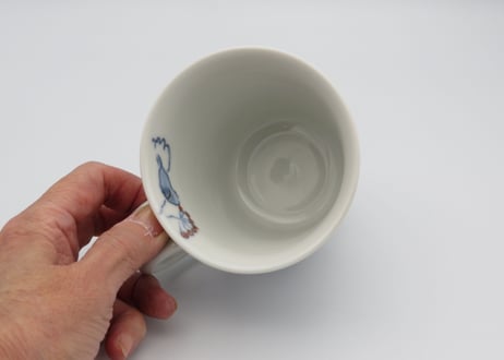 小長谷節子　染付磁器サンキライ紋マグ
