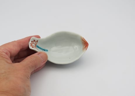 髙橋宏彰  色絵磁器花びら豆皿