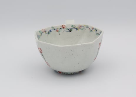 松尾貞一郎　色絵磁器五彩花鳥七角マグT-10