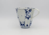 松尾貞一郎　染付磁器花紋八角形マグ