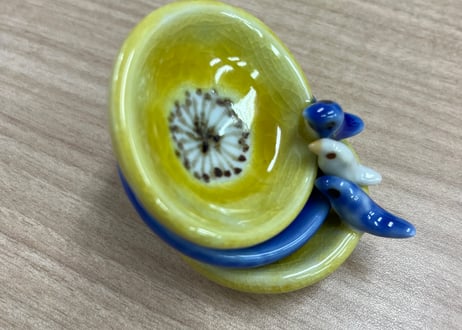 髙橋宏彰　色絵磁器鳥の箸置き