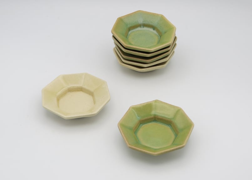 渡辺信史 灰釉小皿緑 | 工藝舎 オンラインショップ