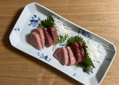 清水なお子　染付け磁器桃散らし長皿