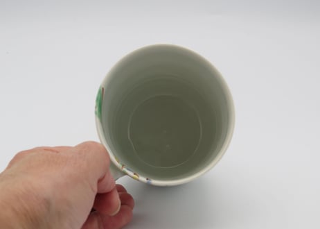 古川桜　色絵磁器赤絵ゼンマイマグ