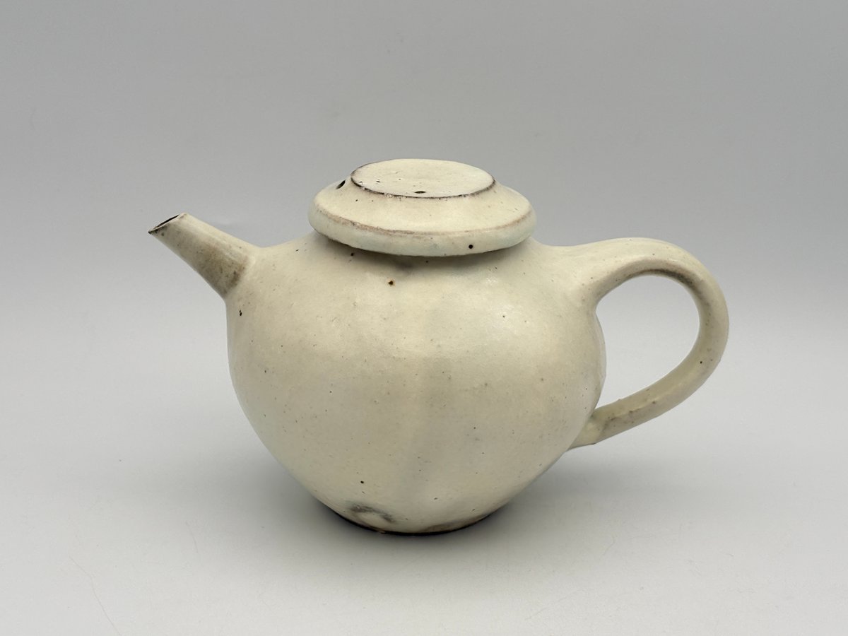 小山乃文彦 粉引のポット | 工藝舎 オンラインショップ