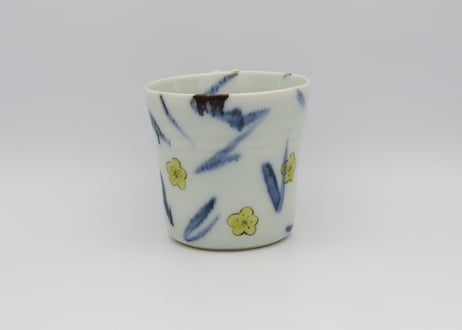 古川章蔵　色絵磁器青に黄色花マグ3