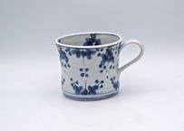 松生貞一郎　染付け磁器花紋のマグ