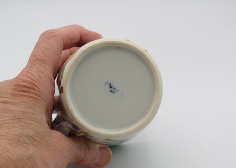 古川桜　色絵磁器赤絵ゼンマイマグ