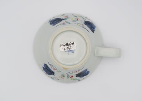 松尾貞一郎　色絵磁器染錦花蝶マグT-17