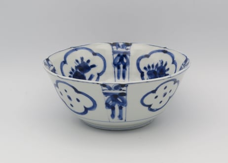 松尾貞一郎　染付磁器芙蓉手中鉢