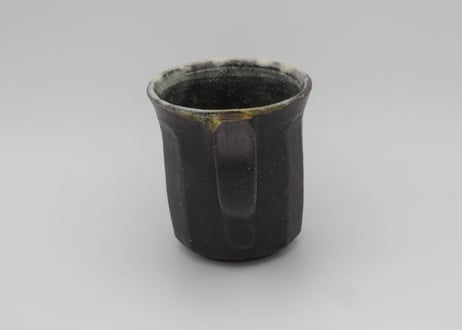 東直人　黒釉のマグ3173