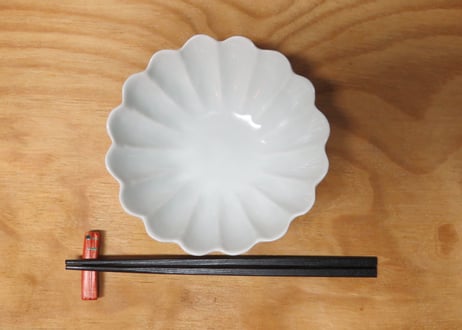 東直人   青白磁輪花お預け鉢