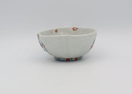 松尾貞一郎　色絵磁器五彩輪花花鳥のマグT-29