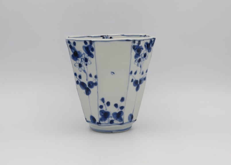 中尾郁夫　染付四方鉢 松尾貞一郎 染付磁器花紋八角形マグ | 工藝舎 オンラインショップ