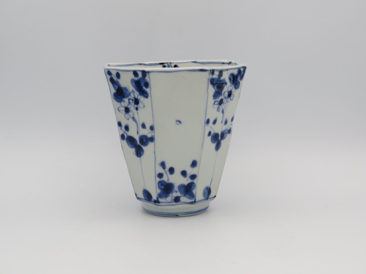松尾貞一郎 染付磁器花紋八角形マグ | 工藝舎 オンラインショップ