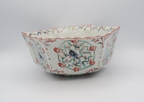 松尾貞一郎　色絵磁器五彩花鳥図六角鉢