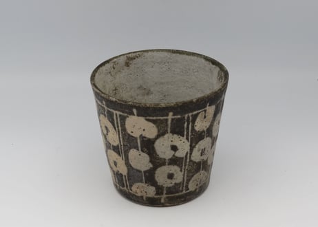 渡辺信史　陶器黒釉薬餅花フリーカップ