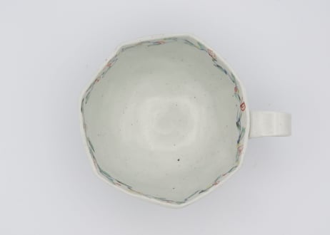 松尾貞一郎　色絵磁器五彩花鳥七角マグT-10
