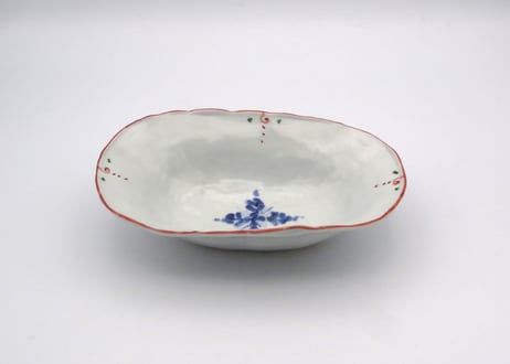 松尾貞一郎　色絵磁器楕円の小鉢T-73