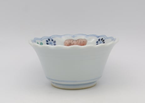 清水なお子　色絵竹と梅紋輪花小鉢