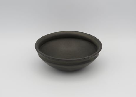 荒賀文成　黒釉馬たらい小鉢