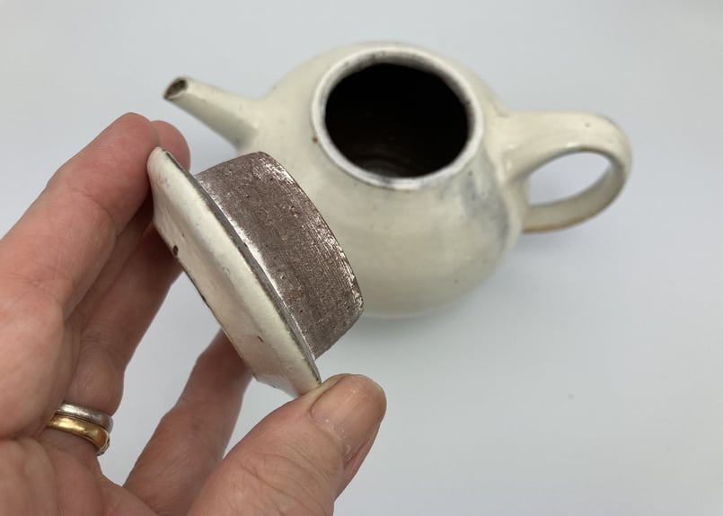 小山乃文彦 粉引のポット | 工藝舎 オンラインショップ