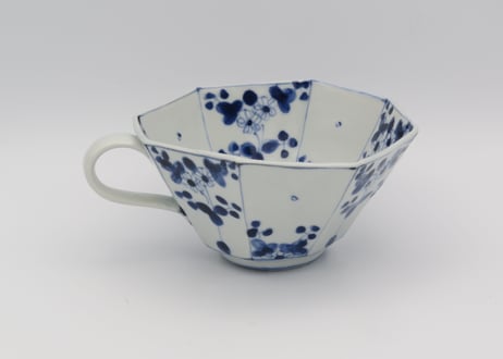 松尾貞一郎　染付け磁器花紋八角スープカップ18
