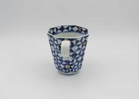 松尾貞一郎　染付け磁器八角金彩市松紋マグT-8