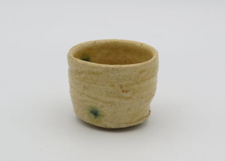 東直人　作　灰釉香炉　第32回伝統工芸陶芸部会展(平成16年度) 東直人 作 灰釉香炉 第32回伝統工芸陶芸部会展(平成16