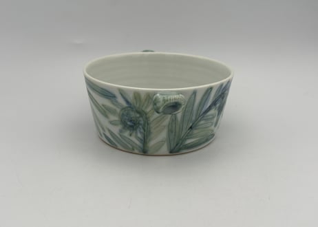 古川桜　色絵磁器シダ紋耳付き広口小鉢