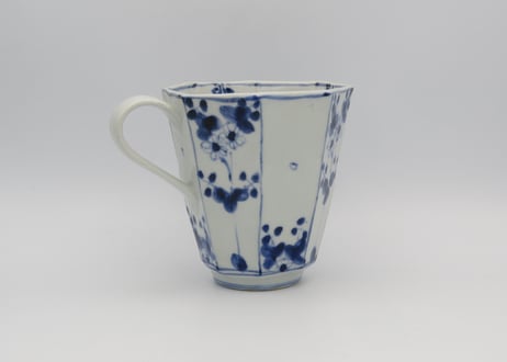 松尾貞一郎　染付磁器花紋八角形マグ