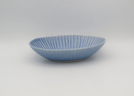 東まり子　磁器アクア釉楕円縞中鉢