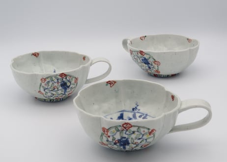 松尾貞一郎　色絵磁器五彩輪花花鳥のマグT-29