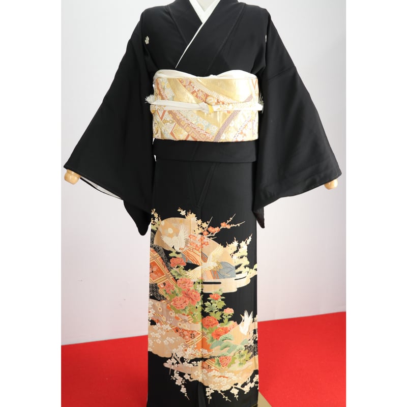 K19】亀甲柄が描かれた黒留袖 鶴 礼装 帯セット 正絹 | kimonoSTORE