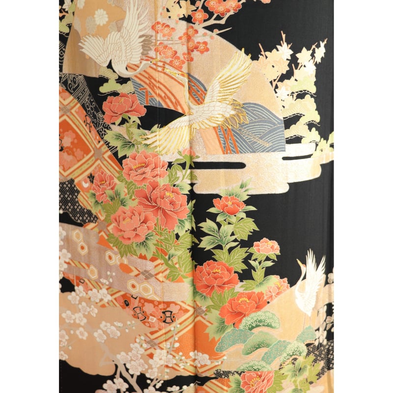 K19】亀甲柄が描かれた黒留袖 鶴 礼装 帯セット 正絹 | kimonoSTORE K19】亀甲柄が描かれた黒留袖 鶴 礼装 帯セット 正絹 | kimonoSTORE