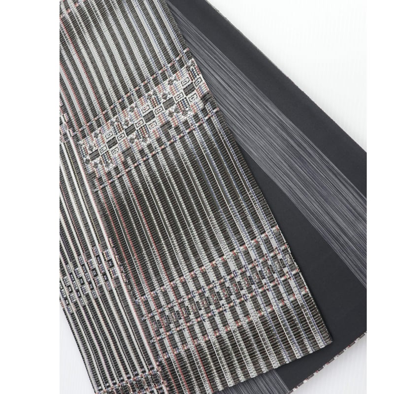 O23】縦線にカラフルな刺繍が入った袋帯 六通 正絹 | kimonoSTORE