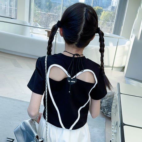 バックオープンショート丈Tシャツ