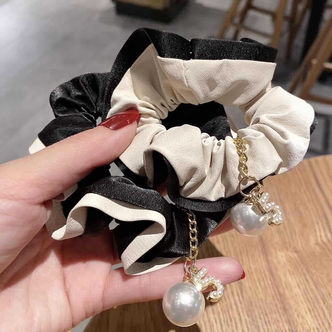 送料関税込【LELET NY】パールチャームのシュシュ 2個セット Glossy Double Arch Pony | LELET NY