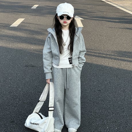 スウェットパーカー＆ワイドパンツ セットアップ