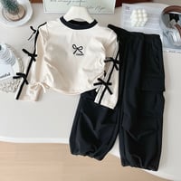 リボン付きトップス＆カーゴパンツセット