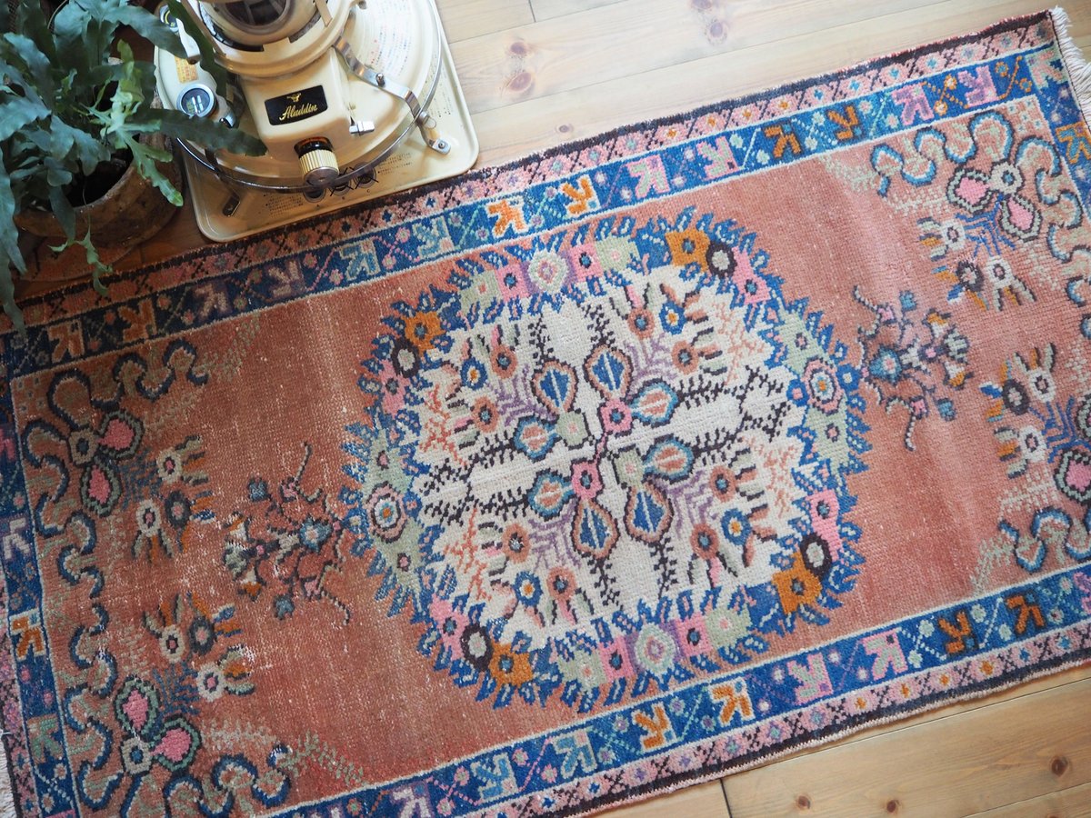 ヴィンテージ Guneyラグ Amazon | おしゃれな 英語 ロゴ ヴィンテージ風 ラグマット