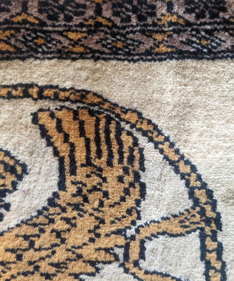 51/120 1950's ViNTAGE SMALL RUG
