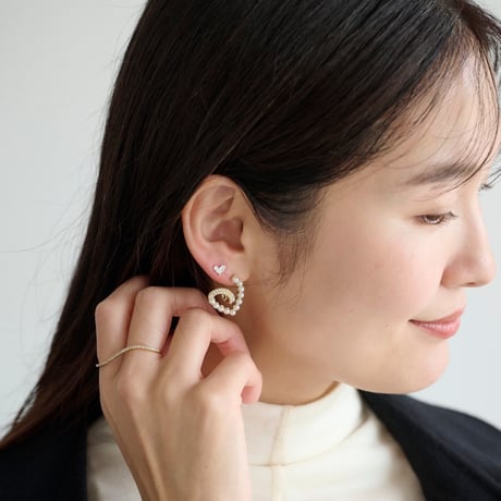 motif pearl pierce