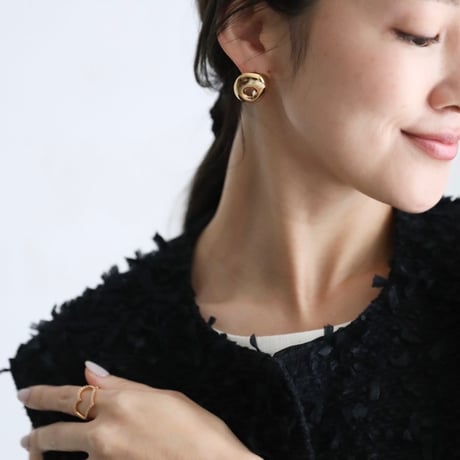 hole square pierce