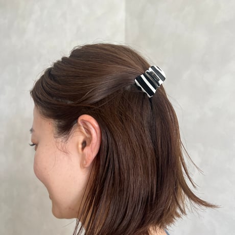 stripe monotone mini clip