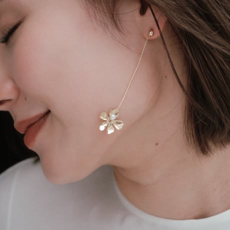 thin flower YURA pierce