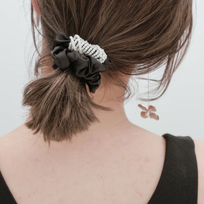 ヘアアクセサリー Chouchou - Striped Black ヘアアクセサリー Chouchou - Striped Black chouchou clip