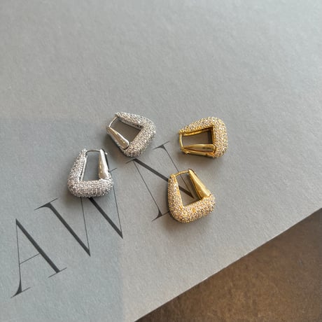 shiny triangle pierce