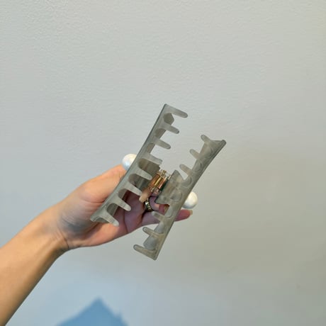 one pearl clip