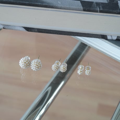 petit pearl ball pierce
